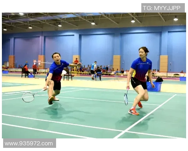 羽毛球新手必看:全面入门技巧与配合训练指南 羽毛球新手必看:全面入门技巧与配合训练指南