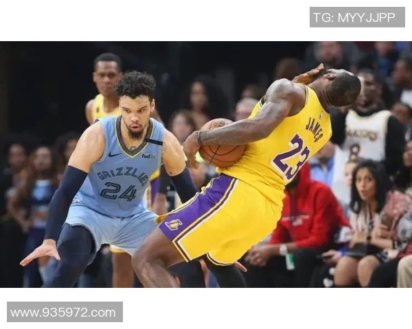 不假摔的足球明星展现真实竞技精神与体育道德的完美结合